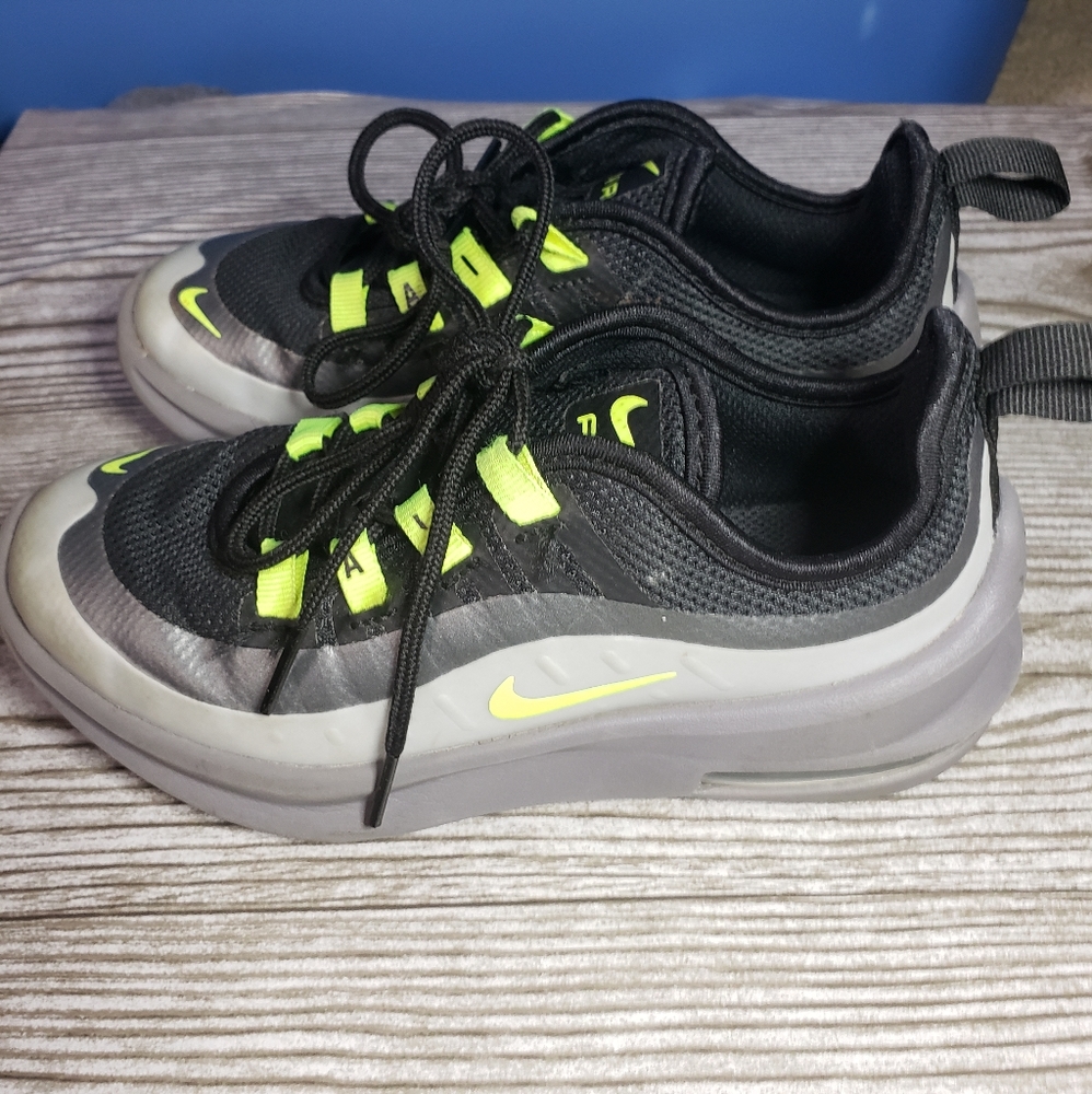 Nike air max axis